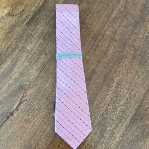 NWT Mens Geoffrey Beene Tie